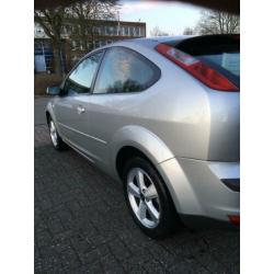 Ford Focus UNIEK 39000KM 1.6 74KW 3D 2005 Grijs