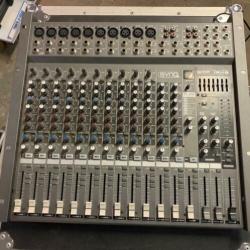 SYNQ SMP 16.42 PA Mixer mengtafel met effecten