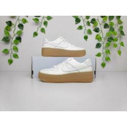 Maat 36.5 (Nieuw in doos) Nike Air Force 1 Sage Low PRM