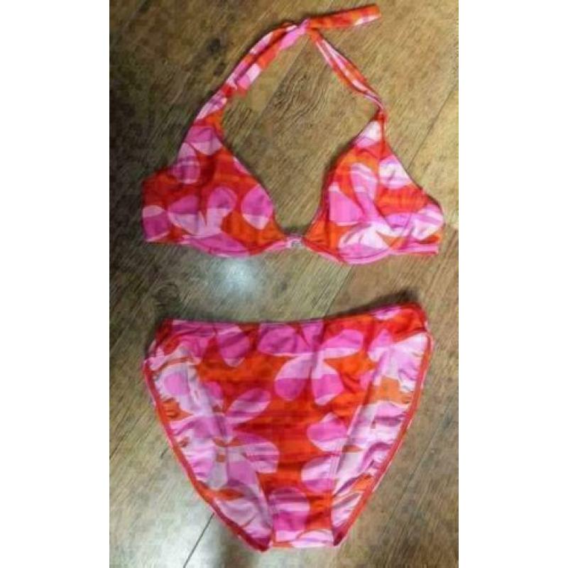 Hema cyclaam/rood bewerkte bikini mt 40 cup B