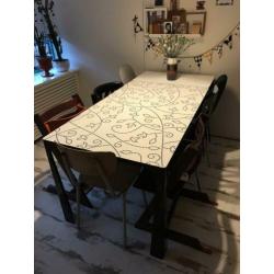 Uitschuifbare eettafel 4-6