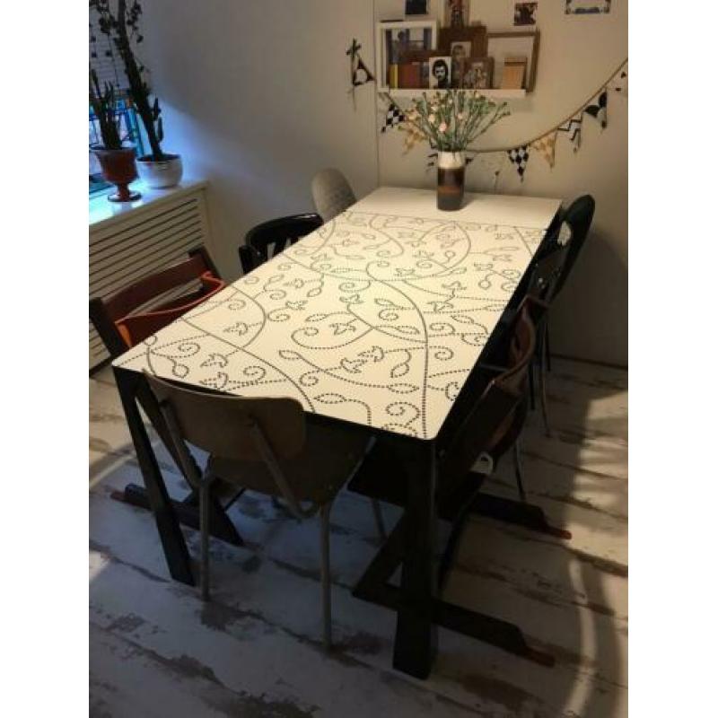 Uitschuifbare eettafel 4-6