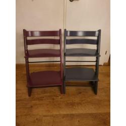 1 of 2 Stokke Tripp Trapp stoelen paars en blauw