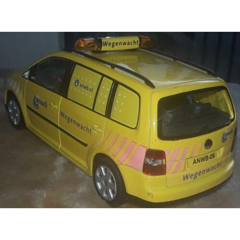 Anwb wegenwacht volkswagen touran 1:24 welly