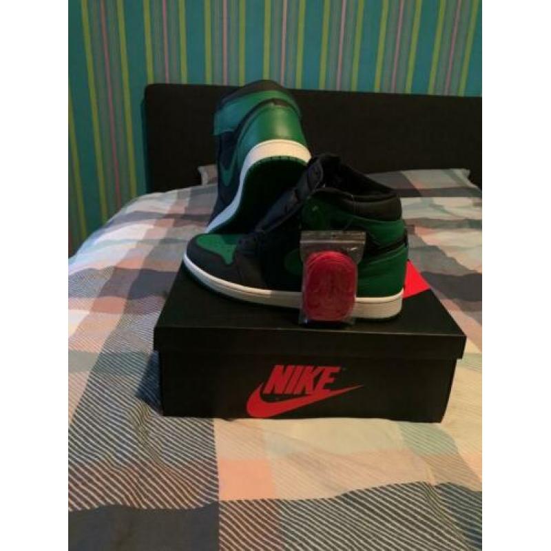 Nike air jordan 1 retro black / Pine Green Maat: 41