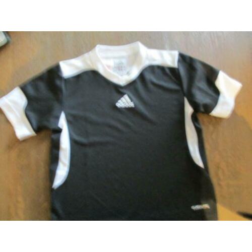 Adidas stoer shirt.
