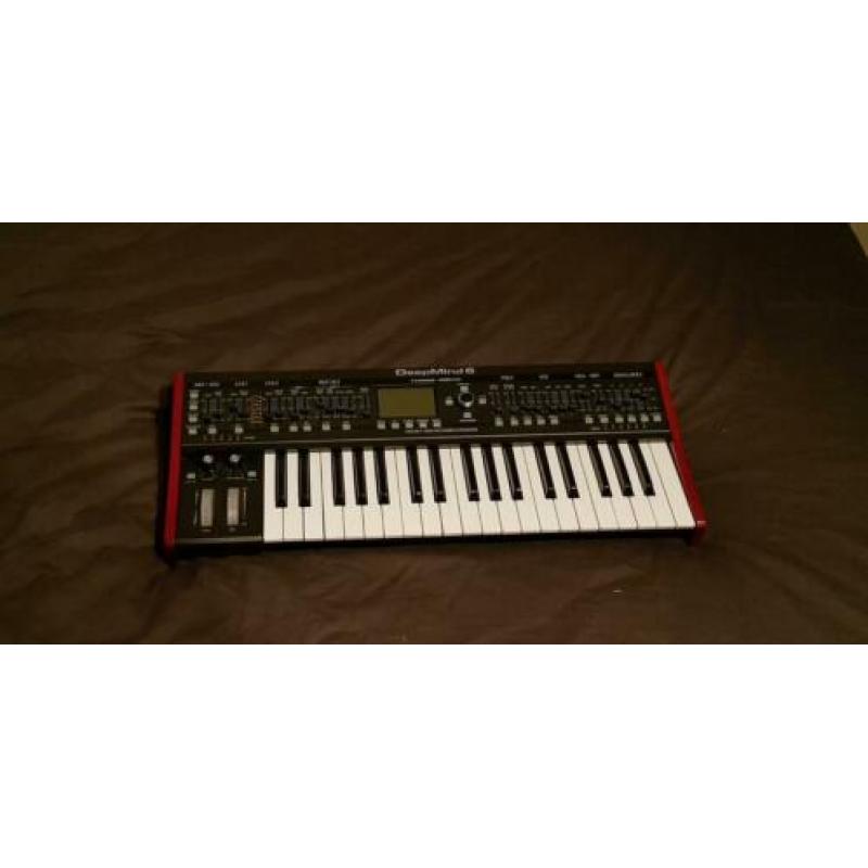 Behringer Deepmind 6 Synth