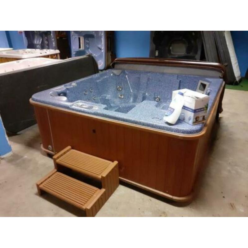 Amerikaanse sunbelt jacuzzi 4/5 persoons INCL bezorging