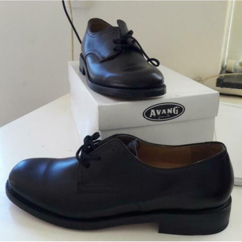 Nieuwe leren veterschoen AvanG maat 45