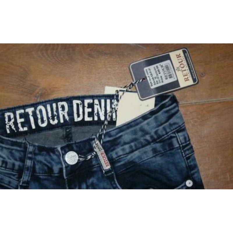 NIEUW spijkerbroek Retour maat 12 / 152 tapered fit Robby