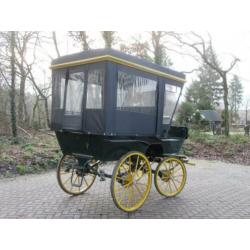 Goed onderhouden wagonette met kap