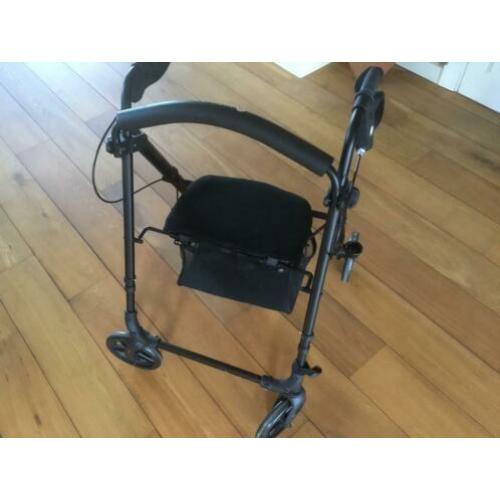 Rollator nauwelijks gebruikt