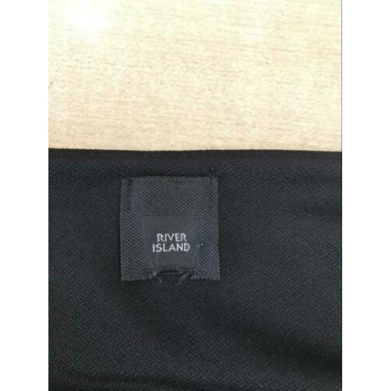 River island 36