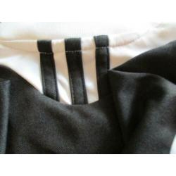 Adidas stoer shirt.