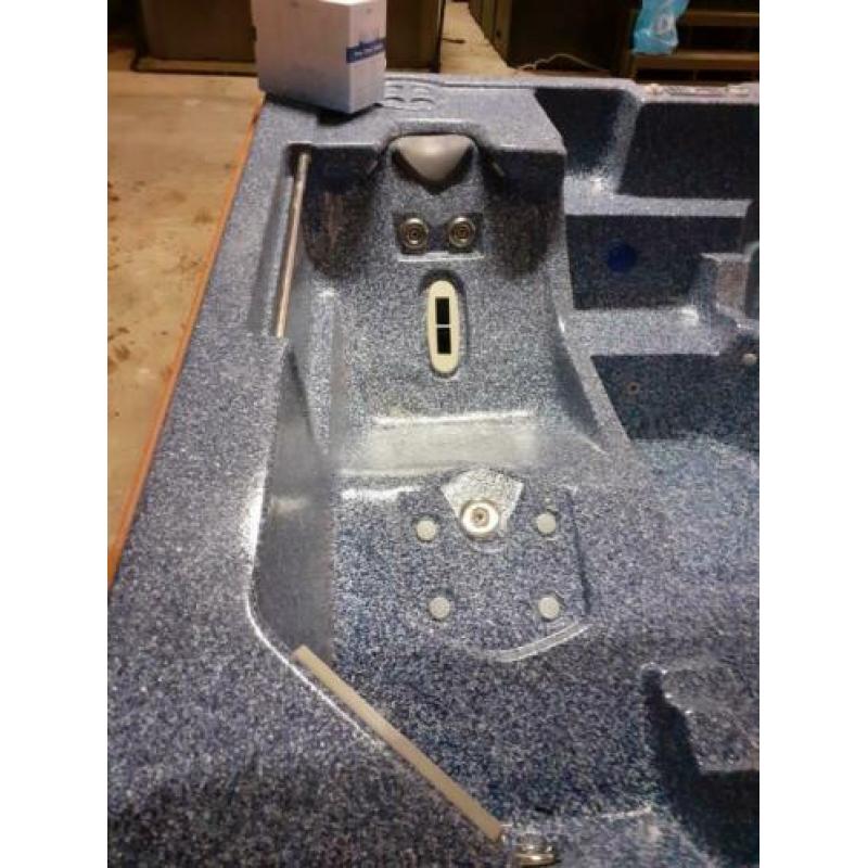 Amerikaanse sunbelt jacuzzi 4/5 persoons INCL bezorging