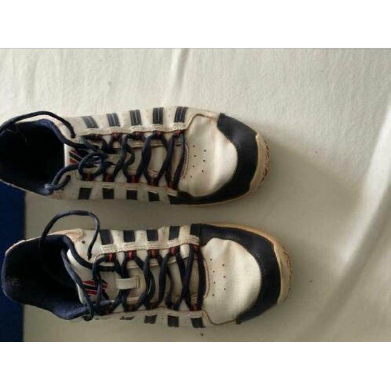 2 paar Tennisschoenen
