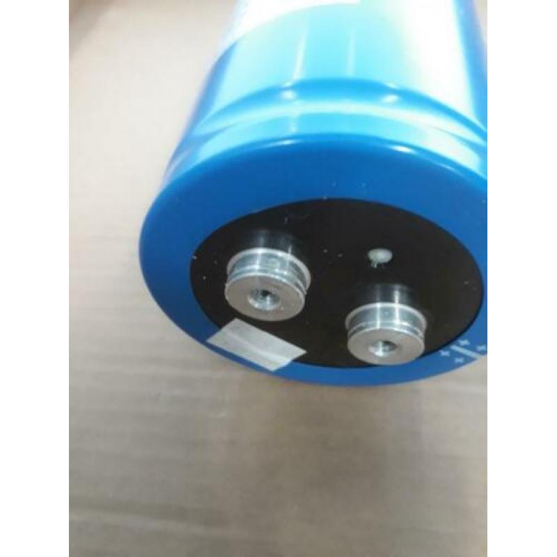 condensator 4400 uF super groot