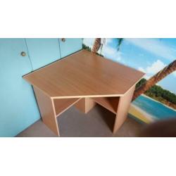 Buro voor in een hoek, 90 x 90.