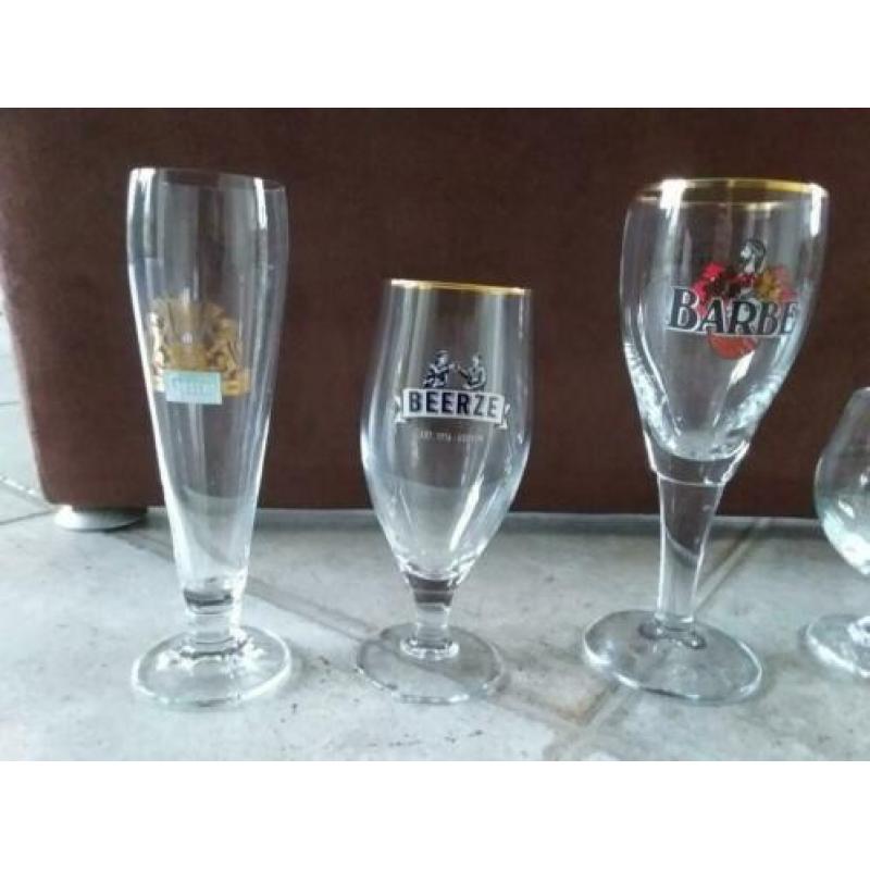 Bierglazen, o.a. Hertog Jan en Gosser