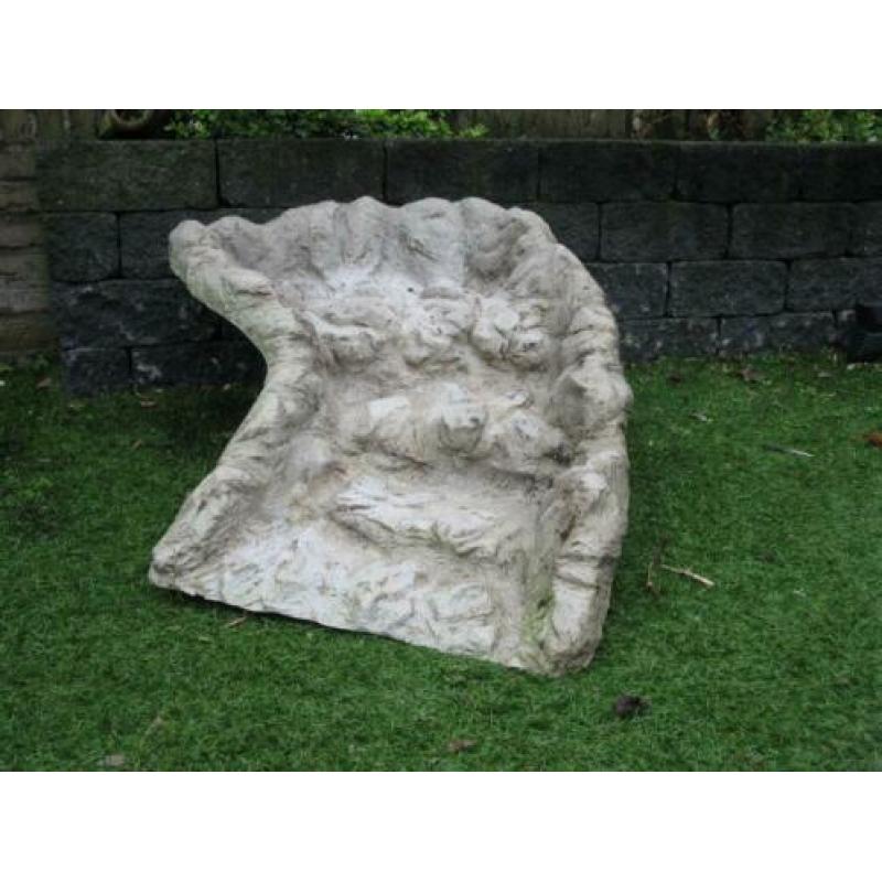 Beekloop, polyester, met waterreservoir en pomp.