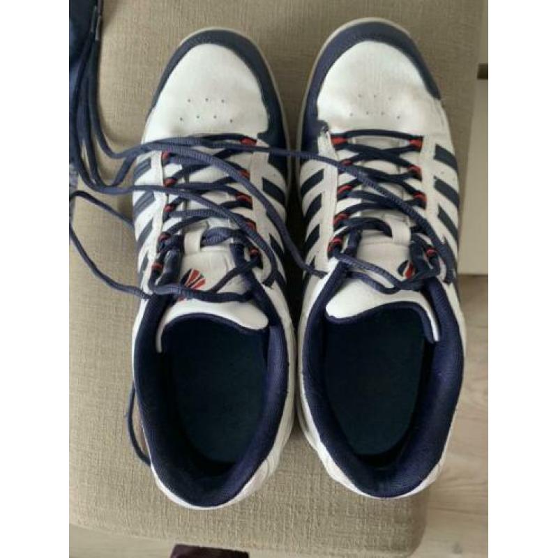 2 paar Tennisschoenen