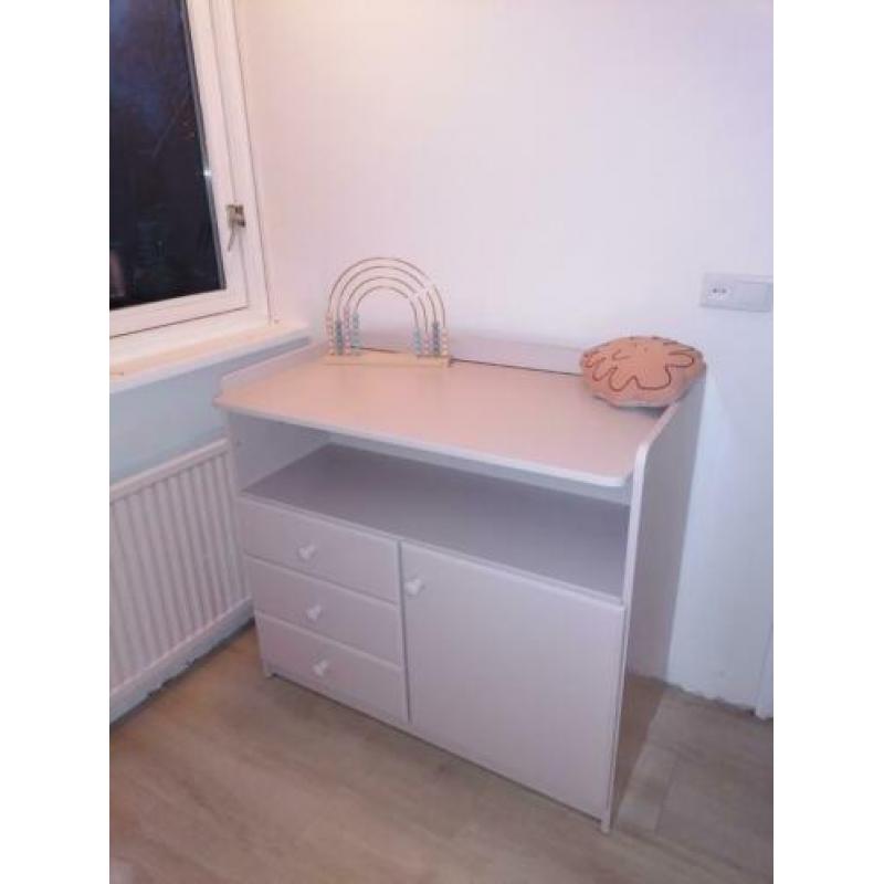 leuke roze commode