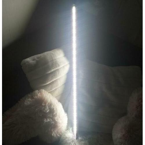 2x Sera LED Daylight Sunrise 820 8 week oud