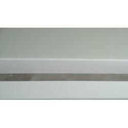 Nieuwe plinten Meranti 12 x 90 mm