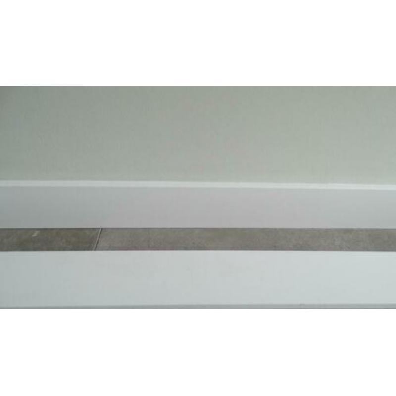 Nieuwe plinten Meranti 12 x 90 mm