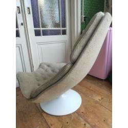 Artifort f588 fauteuil van Harcourt