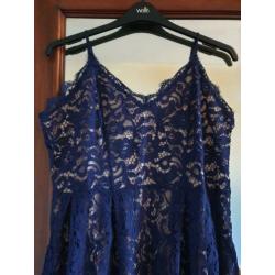 Blauwe kanten midi jurk met beige h&m maat 50