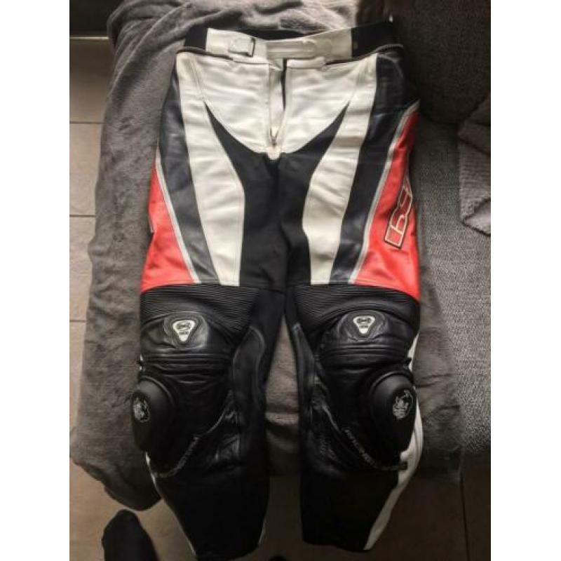 IXS 2 delig leer