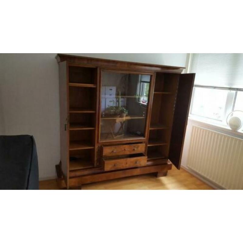 Kast uit 1920-1930