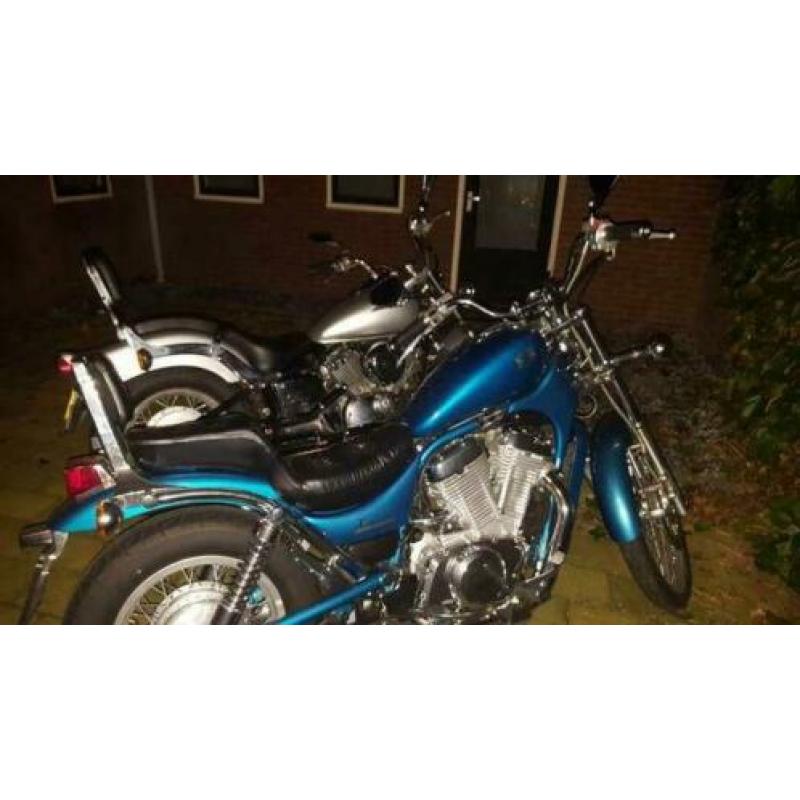 Limited edition Babyblauwe Suzuki intruder uit 1995 met 4205