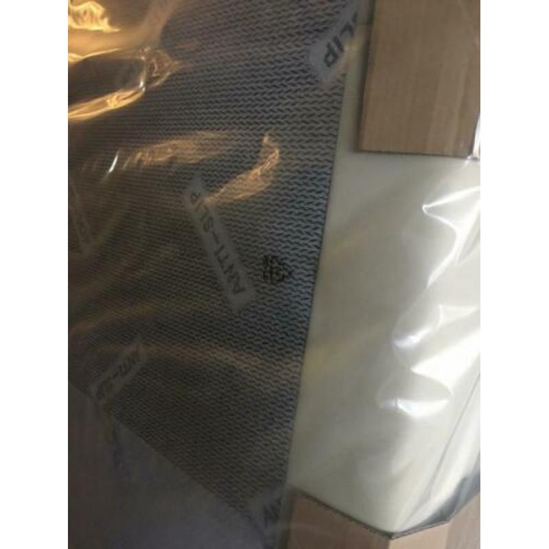 Nieuw!! Elektrische boxspring (crème/wit en zwart)