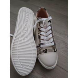 Sneakers van Unisa. Maat 41
