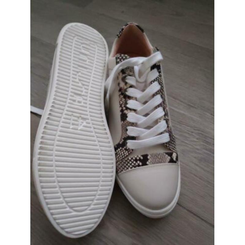 Sneakers van Unisa. Maat 41
