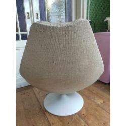 Artifort f588 fauteuil van Harcourt