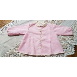 Roze babyjurkje met borduur bloemetjes baby meisje brocante
