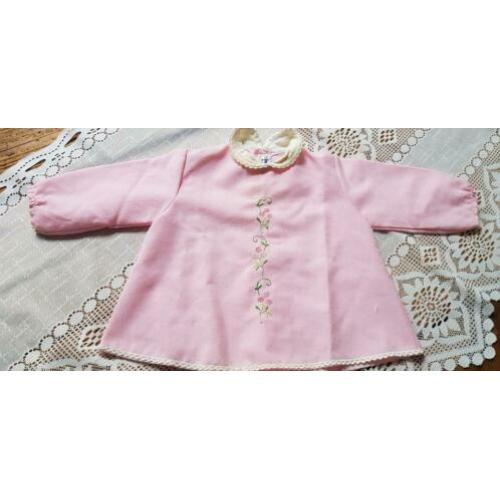 Roze babyjurkje met borduur bloemetjes baby meisje brocante