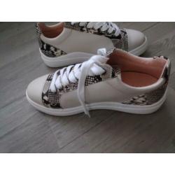 Sneakers van Unisa. Maat 41
