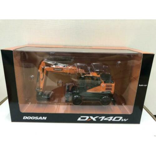 Doosan DX140W graafmachine, schaal 1:50, merk UH