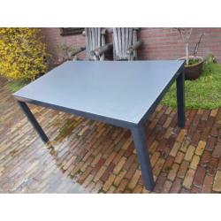 Mooie tuintafel alumininum/ glas