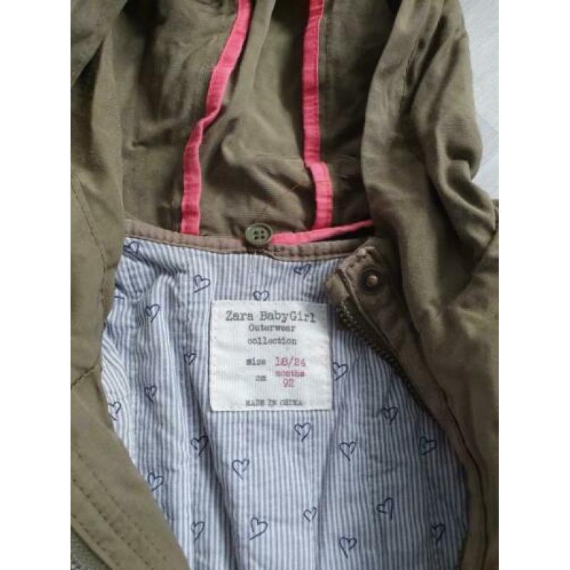 Mooie jas van de Zara. Tussenjas maat 86 a 92