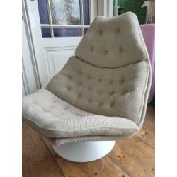 Artifort f588 fauteuil van Harcourt