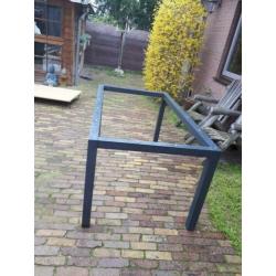 Mooie tuintafel alumininum/ glas