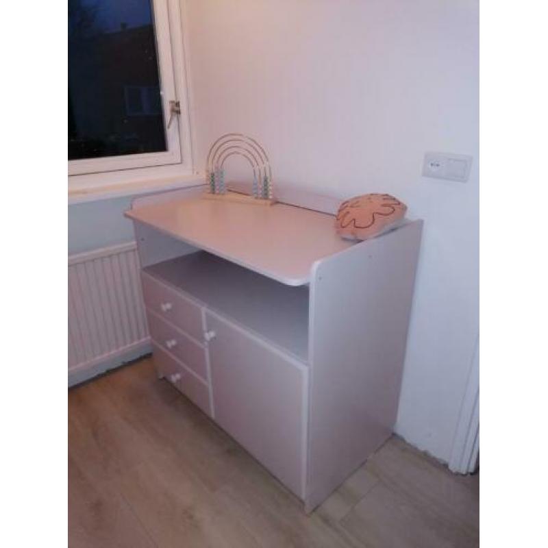 leuke roze commode