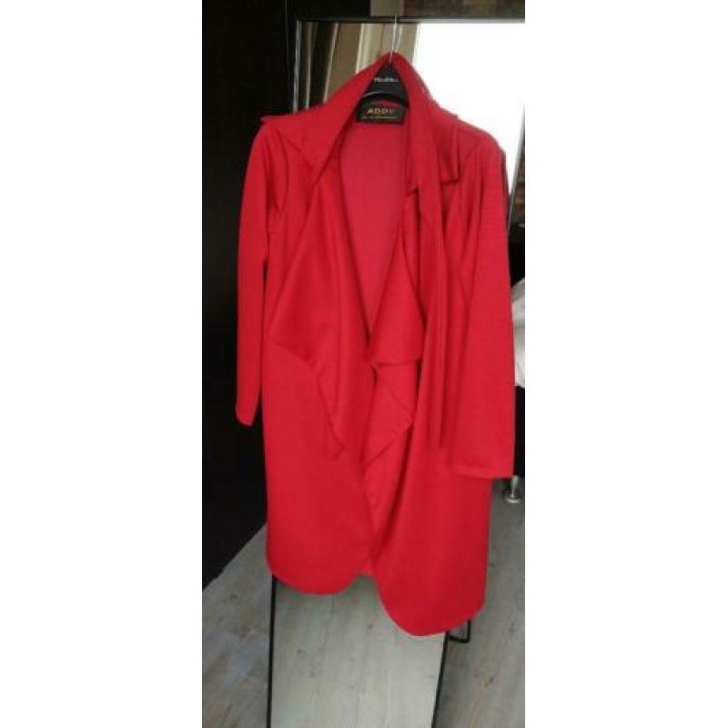 Rode mantel van Addy van den Krommenacker maat 36