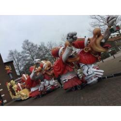 Praalwagen 3 stuks.