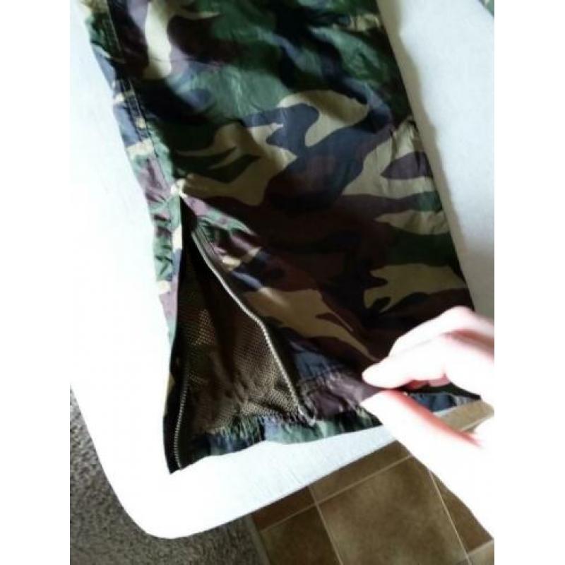 Legerprint broek met zakken en ritsen maat 170